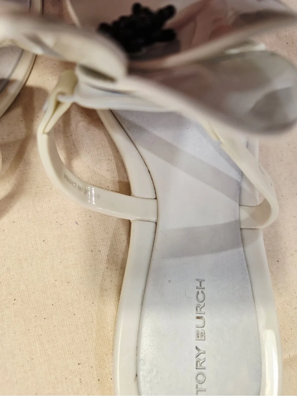 Tory Burch White Floral Toe-Post Sandals with Black Center size 6